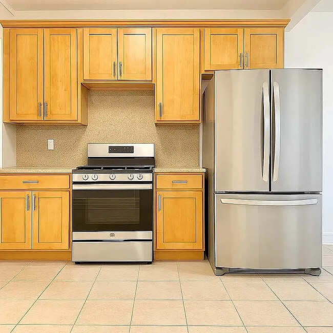 225 Eldert St in Brooklyn, NY - Building Photo - Building Photo