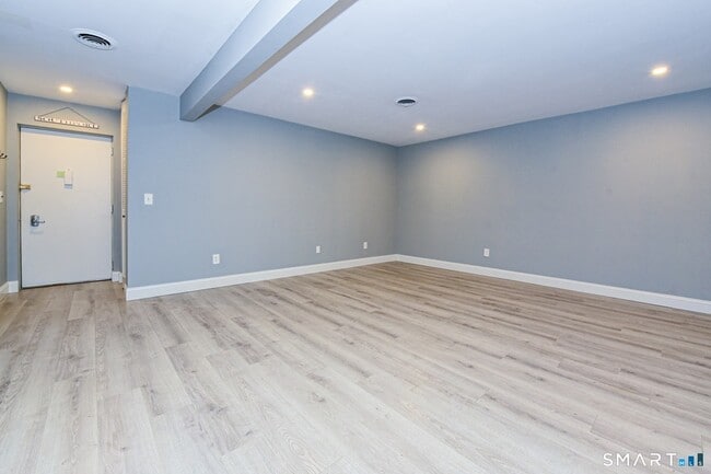 28 Mill Hill Rd in Fairfield, CT - Building Photo - Building Photo