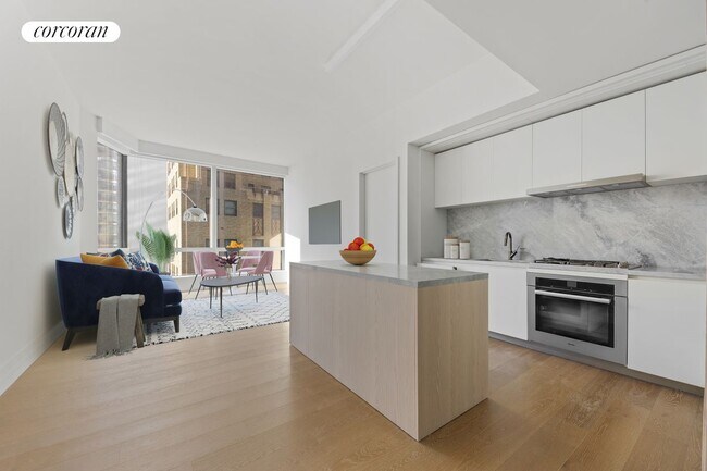 77 Greenwich St in New York, NY - Building Photo - Building Photo