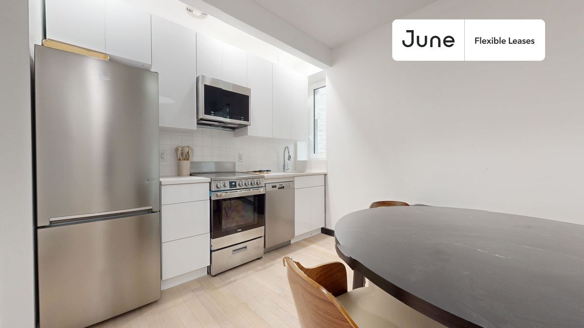 624 E 17th St in Brooklyn, NY - Building Photo