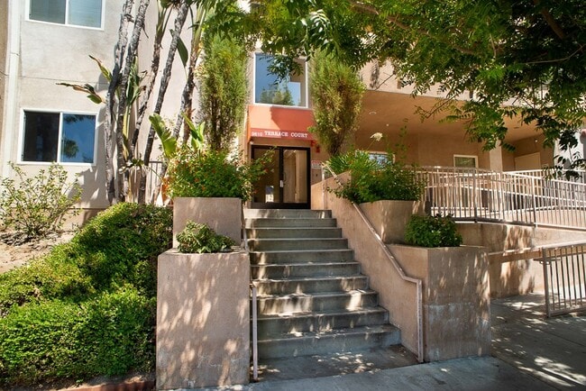 9610 Zelzah Ave in Los Angeles, CA - Building Photo - Building Photo