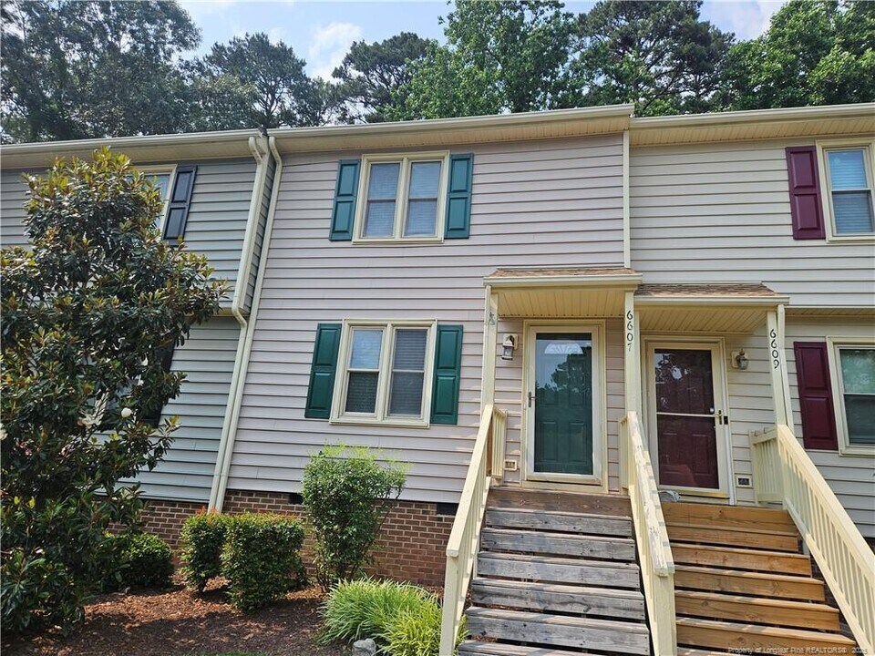 6607 English Ivy Ln in Raleigh, NC - Building Photo