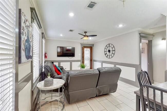 7825 Cook Rd in Houston, TX - Building Photo - Building Photo