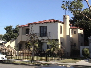 2268-2270 Cedar Ave in Long Beach, CA - Building Photo - Building Photo