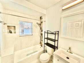 2308 Britton Ave in Dallas, TX - Building Photo - Building Photo