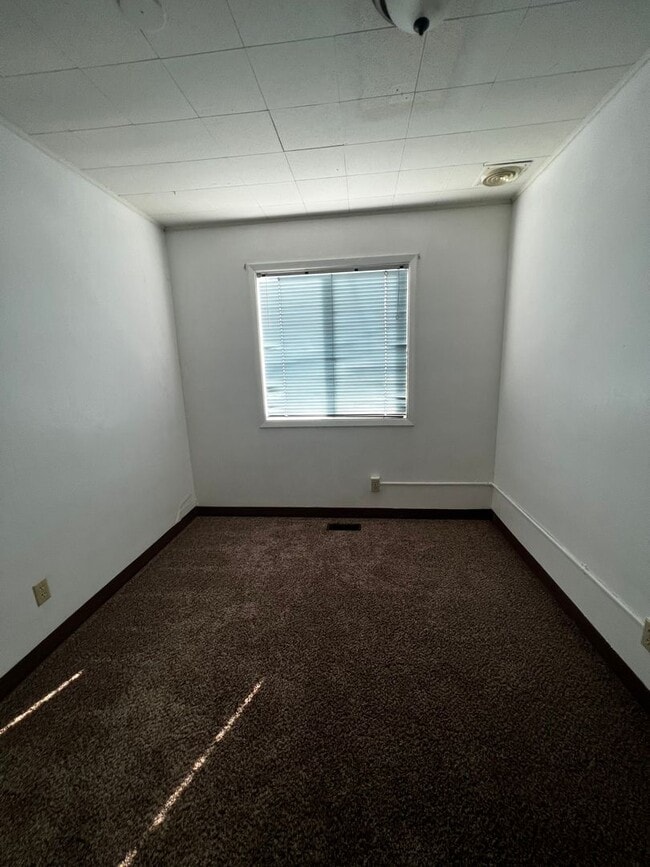 property at 802-806 Queen Ave SE