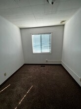 802-806 Queen Ave SE in Albany, OR - Foto de edificio - Building Photo