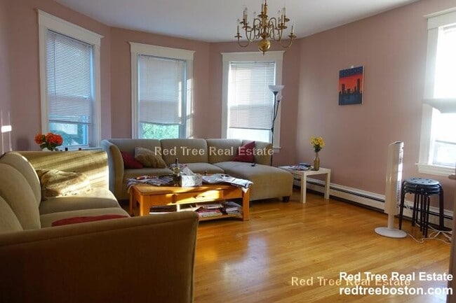 147 Brook St, Unit 2 in Brookline, MA - Building Photo - Building Photo