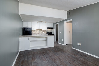 Harmony Park Apartments in Atlanta, GA - Building Photo - Interior Photo