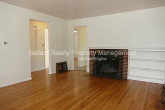 6527 25th Ave NW in Seattle, WA - Building Photo - Building Photo