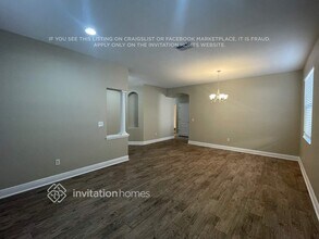 411 Thicket Crest Rd in Seffner, FL - Foto de edificio - Building Photo