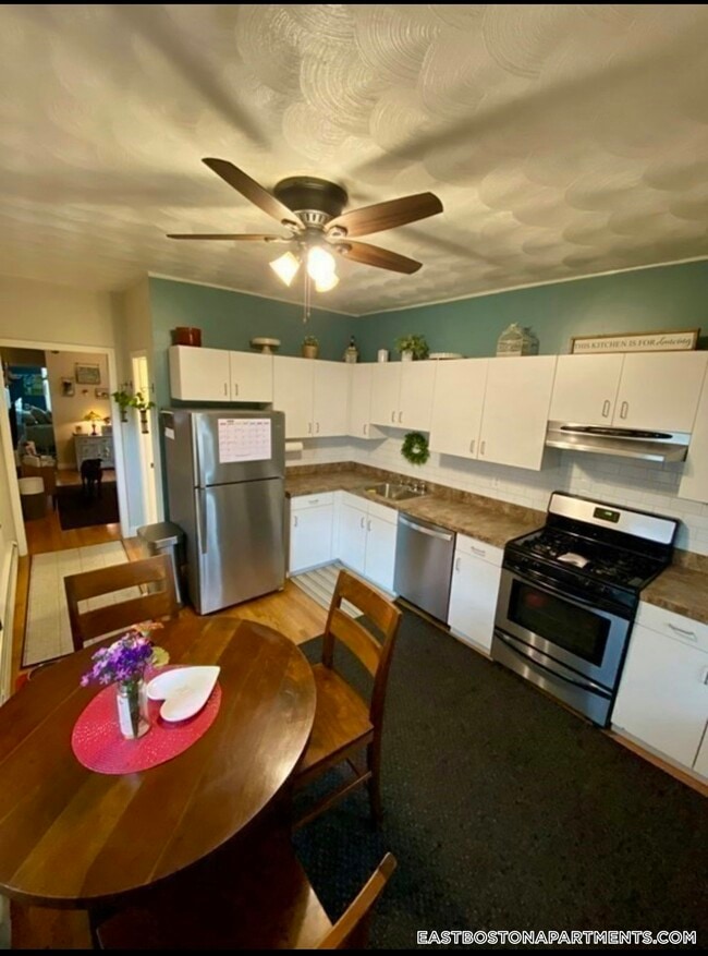 171 Brooks St in Boston, MA - Building Photo - Building Photo