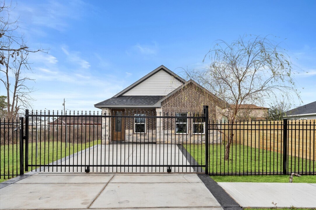 7926 Tate St in Houston, TX - Foto de edificio