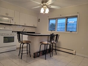 93 Cherry Ln in Hicksville, NY - Building Photo - Building Photo