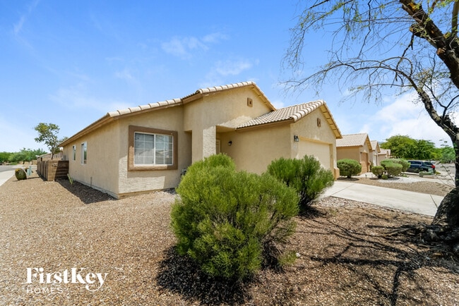 4556 W Rose Mist Way in Tucson, AZ - Building Photo - Building Photo