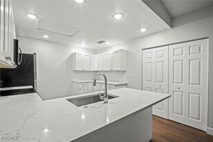 15524 Crystal Lake Dr in North Fort Myers, FL - Building Photo