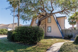 13813 Flintlock Dr in Corpus Christi, TX - Building Photo - Building Photo