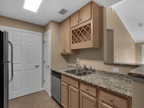 1703 Conservation Trl in Fort Walton Beach, FL - Foto de edificio - Building Photo