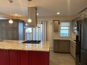 99 Walnut St, Unit 2 in Malden, MA - Building Photo - Building Photo