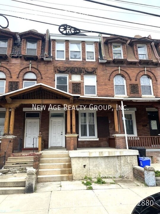 906 N 41st St in Philadelphia, PA - Building Photo
