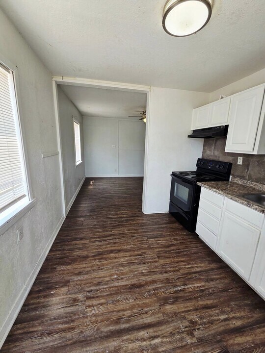 1500 Sycamore St, Unit B in Big Spring, TX - Building Photo