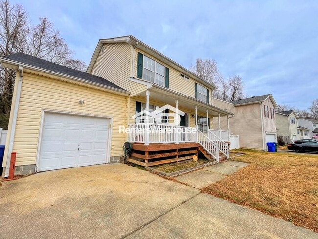 1220 Woods Edge Cir in Suffolk, VA - Building Photo - Building Photo