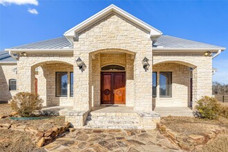 42844 Henson Rd in Hempstead, TX - Building Photo - Building Photo