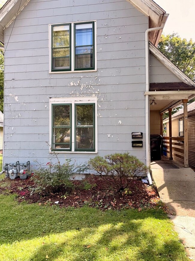 property at 521 E Madison St