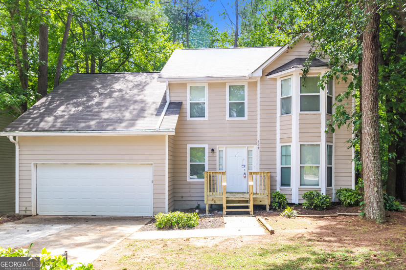 567 Stonemill Manor in Lithonia, GA - Building Photo