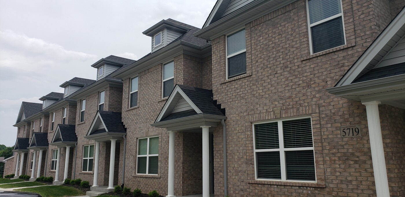 Kennedy Place Townhomes in Louisville, KY - Building Photo