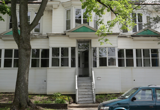 102 S Lake Ave in Albany, NY - Foto de edificio - Building Photo