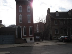 136-138 Race St in Philadelphia, PA - Building Photo - Building Photo