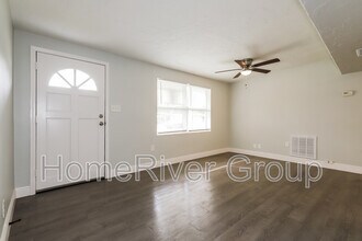 6727 Sandra Dr in Port Richey, FL - Foto de edificio - Building Photo