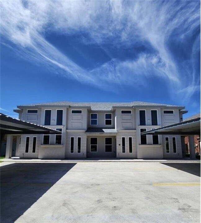 1207 W Fig Ave in Pharr, TX - Building Photo