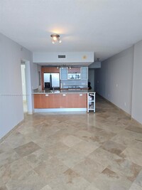 185 SW 7th St, Unit 4002 in Miami, FL - Building Photo - Building Photo