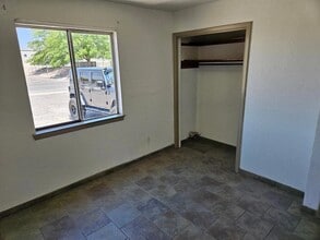 E Idaho Ave in Las Cruces, NM - Foto de edificio - Building Photo