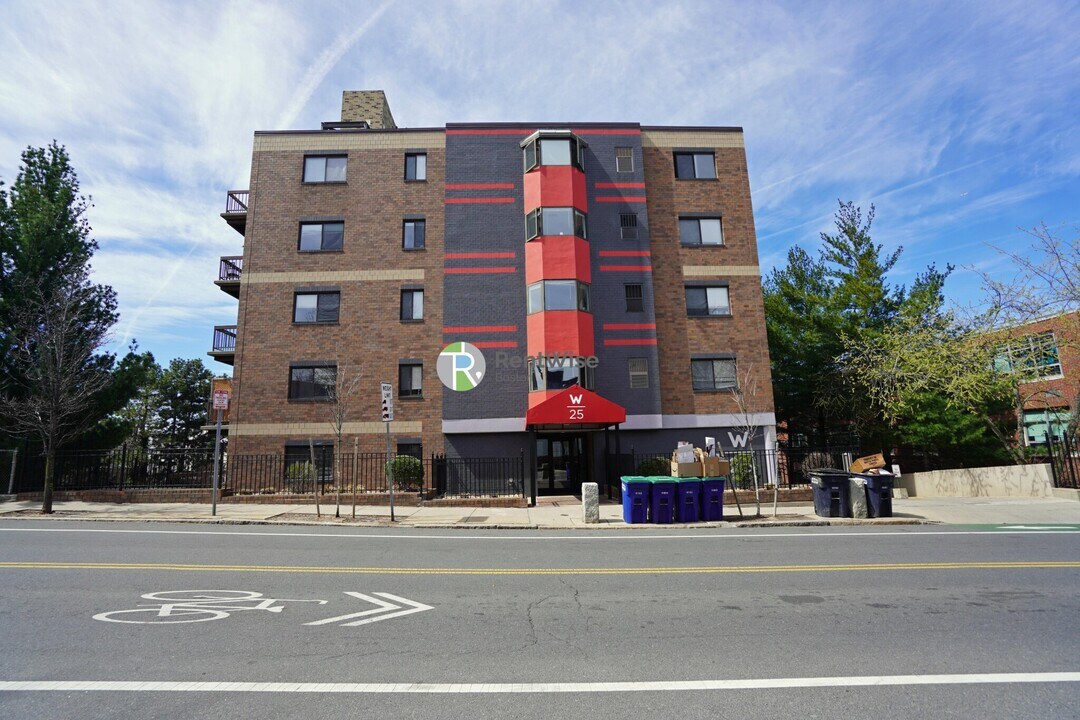 25 Webster Ave in Somerville, MA - Building Photo