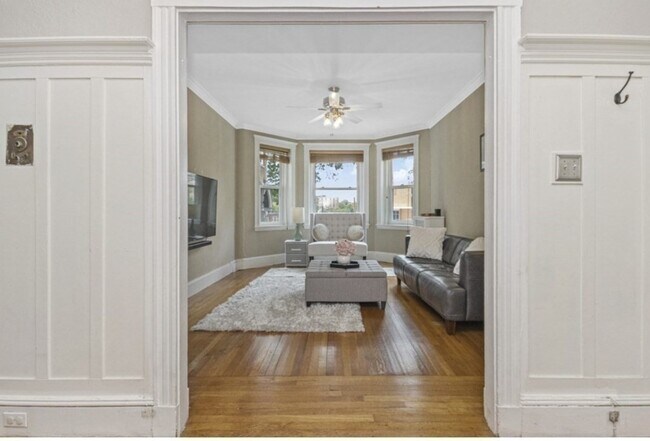 19 Westbourne Ter, Unit 1 in Brookline, MA - Building Photo - Building Photo