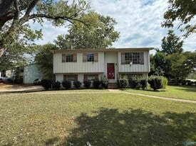 3319 Wilks Pl SW in Huntsville, AL - Building Photo