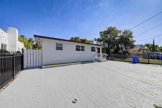 1845 NW 15th St, Unit 1847 in Miami, FL - Building Photo - Building Photo