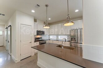 2504 E 13th St in Austin, TX - Building Photo - Building Photo