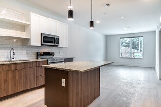 Revel in Clearwater, FL - Foto de edificio - Interior Photo