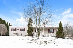 220 Glendale Ave SE in Girard, OH - Building Photo