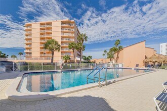 7430 Sunshine Skyway Ln S in St. Petersburg, FL - Building Photo - Building Photo