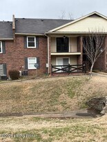 8009 Montero Dr in Prospect, KY - Building Photo