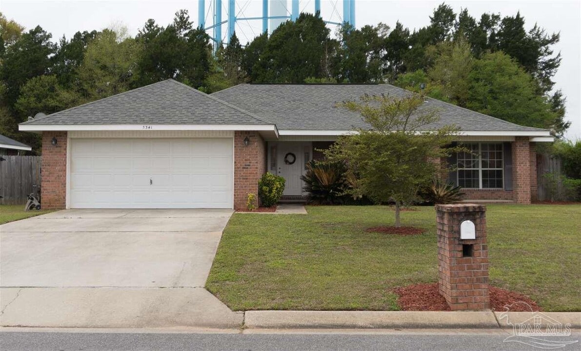 5341 English Oak Dr in Pace, FL - Building Photo