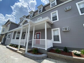 4 Martin St in Derry, NH - Building Photo - Building Photo
