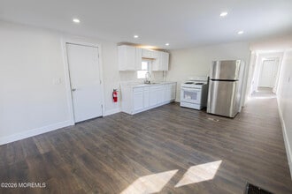 335 Adams St in Eatontown, NJ - Building Photo - Building Photo