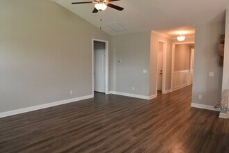 3005 Primrose Ln in Castle Hayne, NC - Building Photo - Building Photo