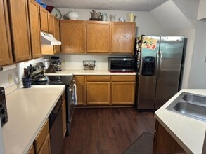7711 Nicholas Way in Chanhassen, MN - Building Photo - Building Photo